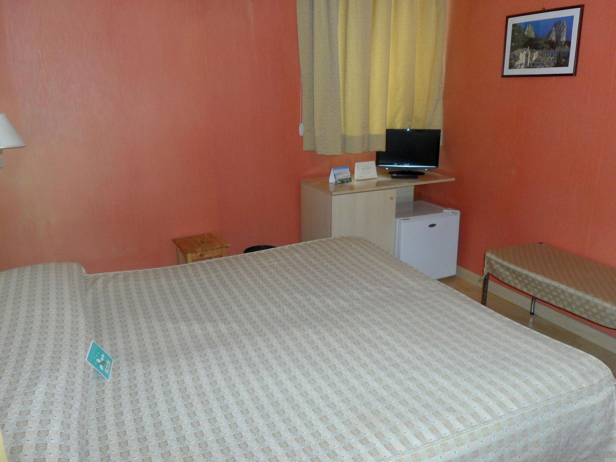 Hotel Diecimare กาวา เด ตีร์เรนี ภายนอก รูปภาพ