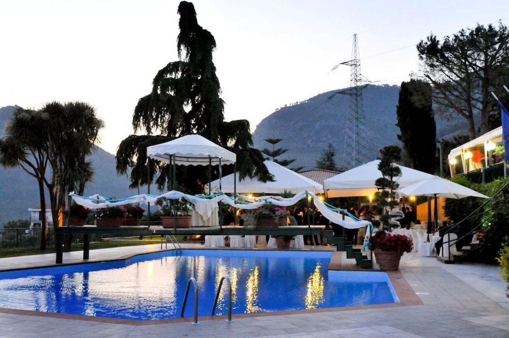 Hotel Diecimare กาวา เด ตีร์เรนี ภายนอก รูปภาพ