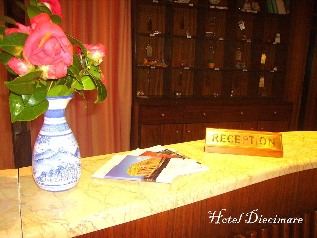 Hotel Diecimare กาวา เด ตีร์เรนี ภายนอก รูปภาพ