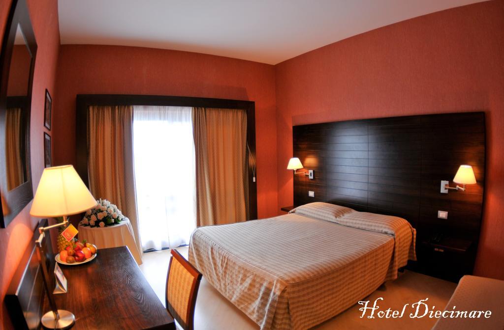 Hotel Diecimare กาวา เด ตีร์เรนี ภายนอก รูปภาพ