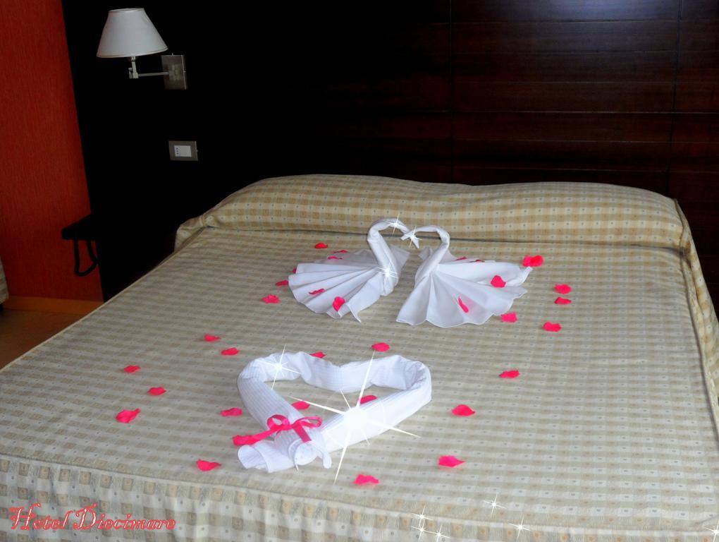 Hotel Diecimare กาวา เด ตีร์เรนี ภายนอก รูปภาพ