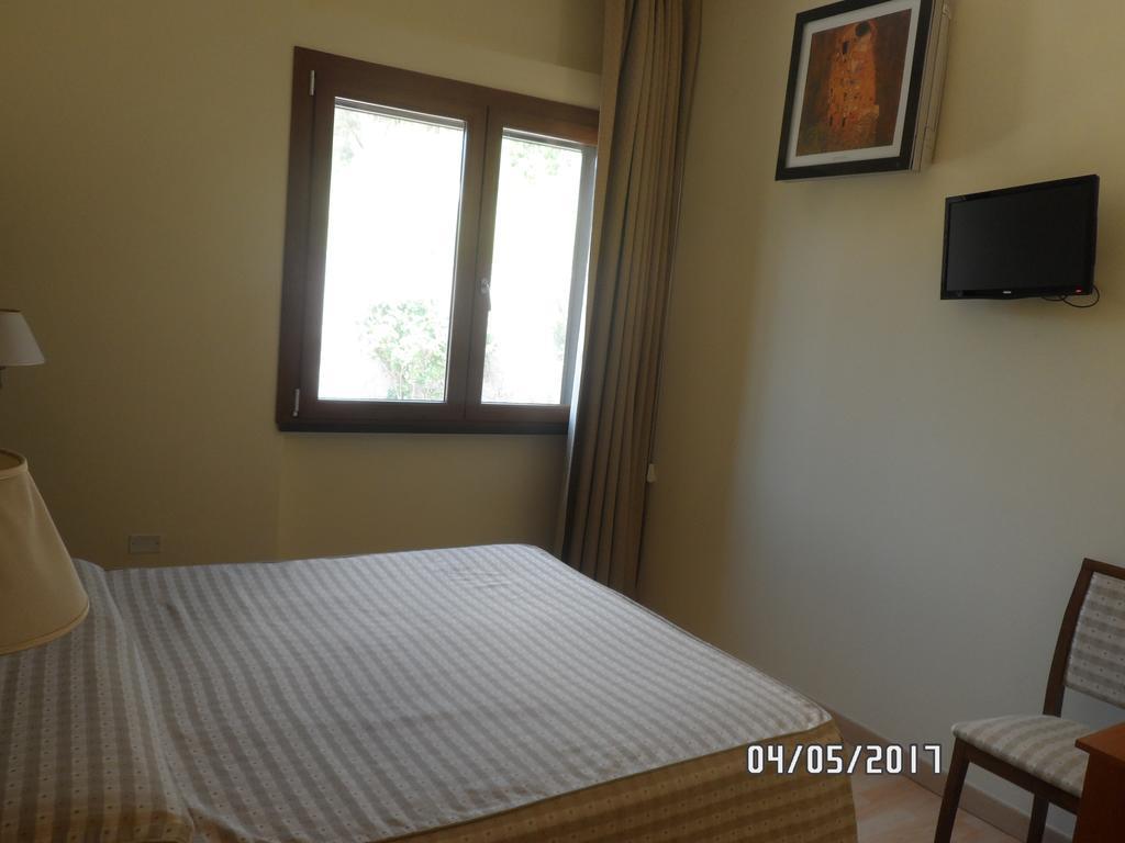 Hotel Diecimare กาวา เด ตีร์เรนี ภายนอก รูปภาพ