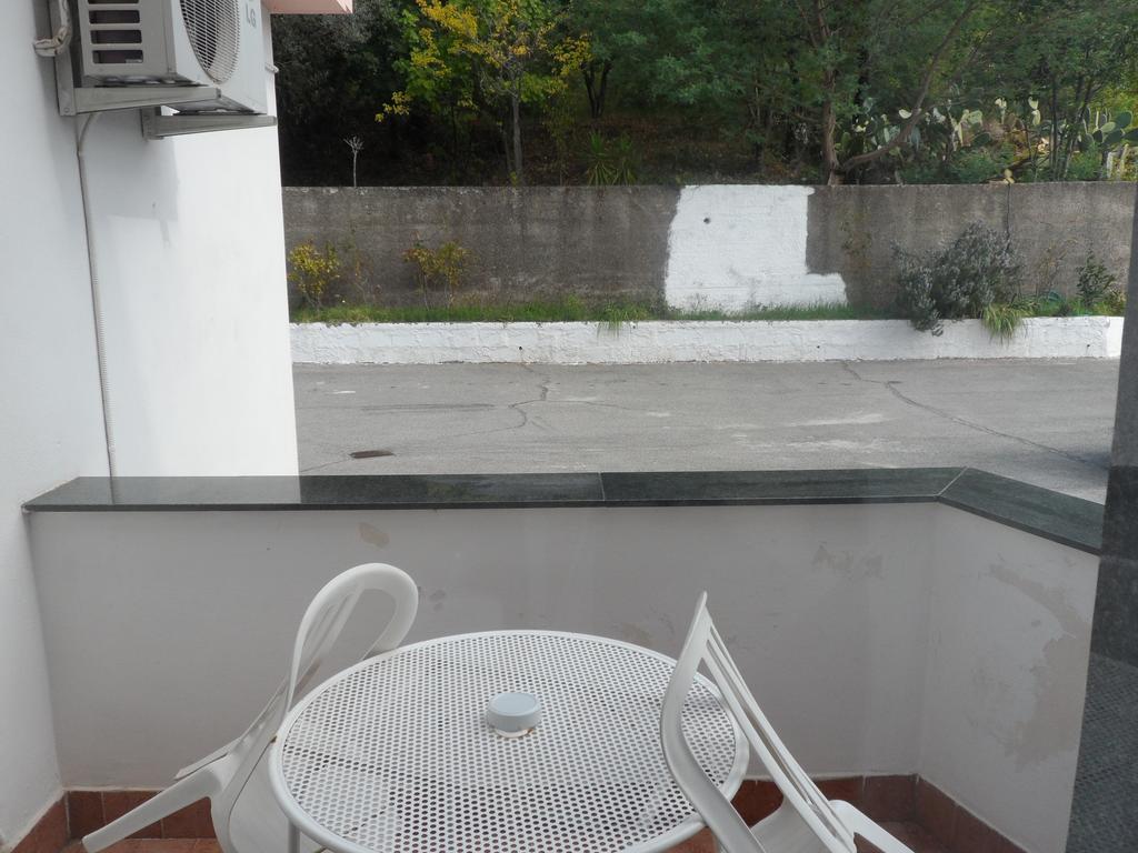 Hotel Diecimare กาวา เด ตีร์เรนี ภายนอก รูปภาพ