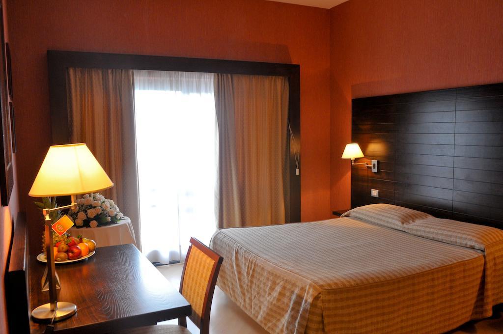 Hotel Diecimare กาวา เด ตีร์เรนี ภายนอก รูปภาพ
