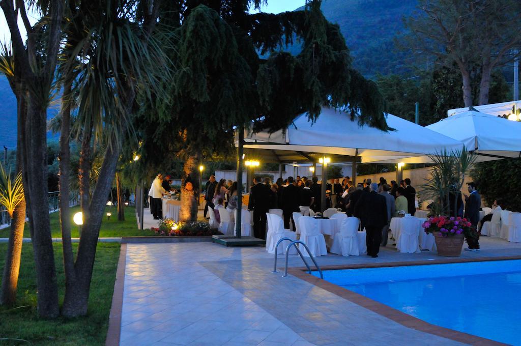 Hotel Diecimare กาวา เด ตีร์เรนี ภายนอก รูปภาพ